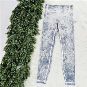 NEW *Rare Lululemon Lab Refract Tight Leggings - 6